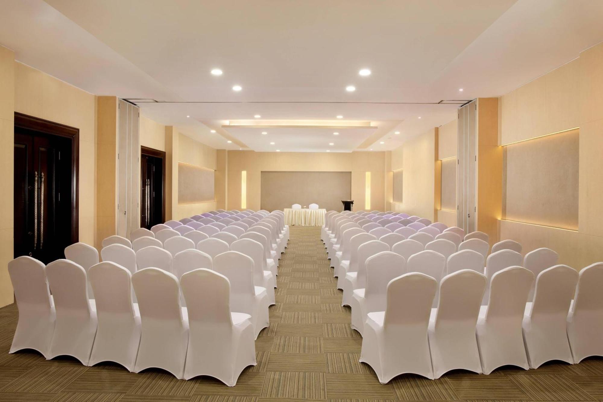 Four Points By Sheraton Medan Exteriör bild