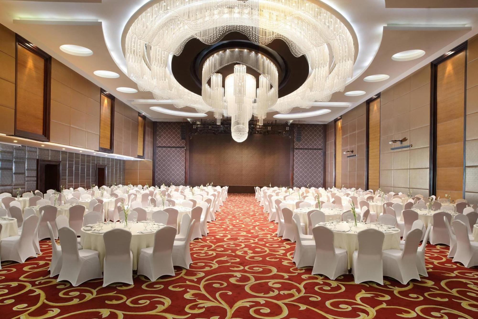 Four Points By Sheraton Medan Exteriör bild