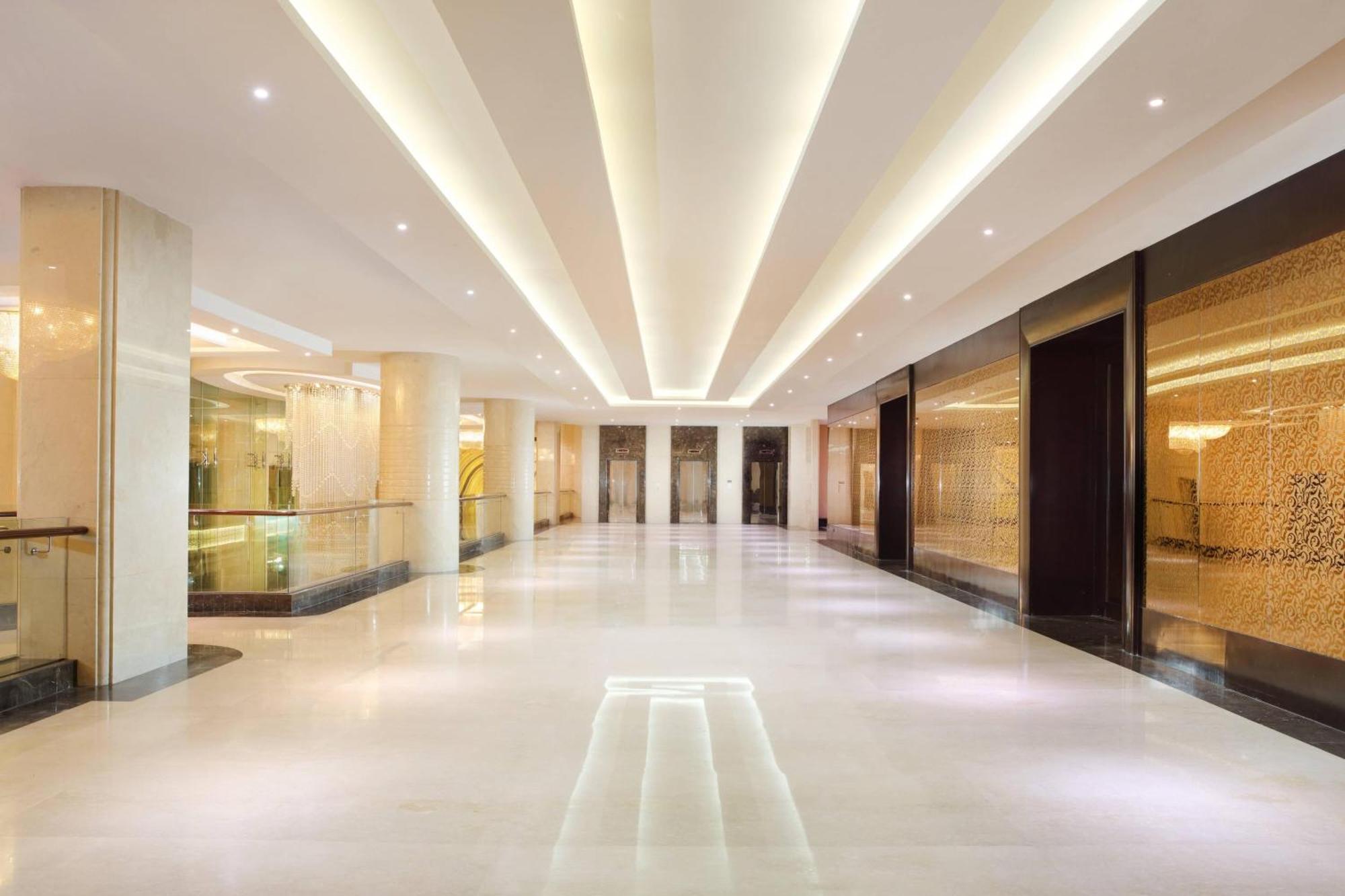 Four Points By Sheraton Medan Exteriör bild