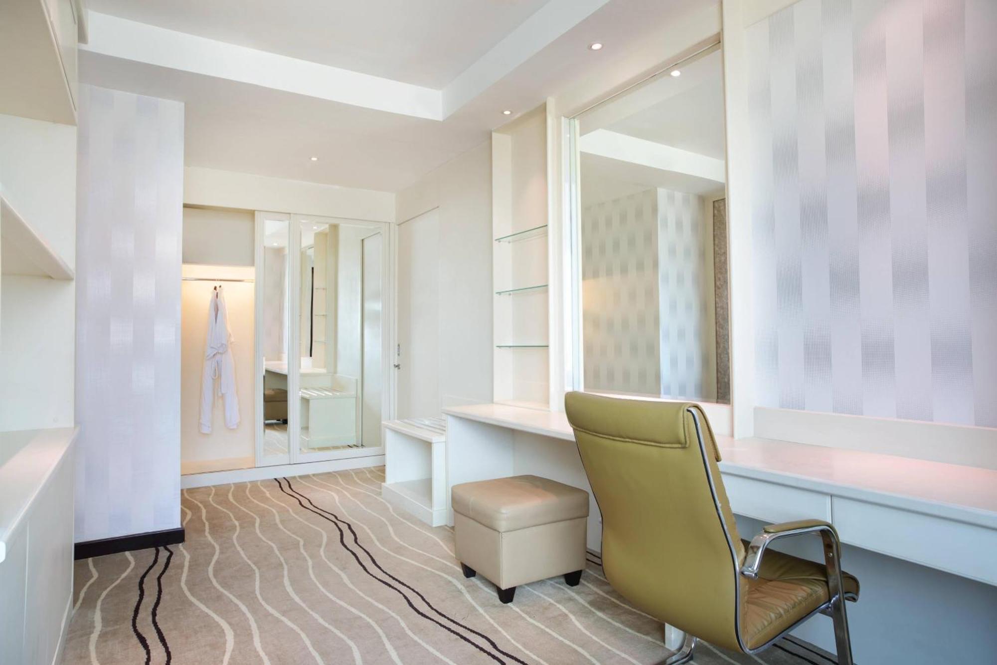 Four Points By Sheraton Medan Exteriör bild