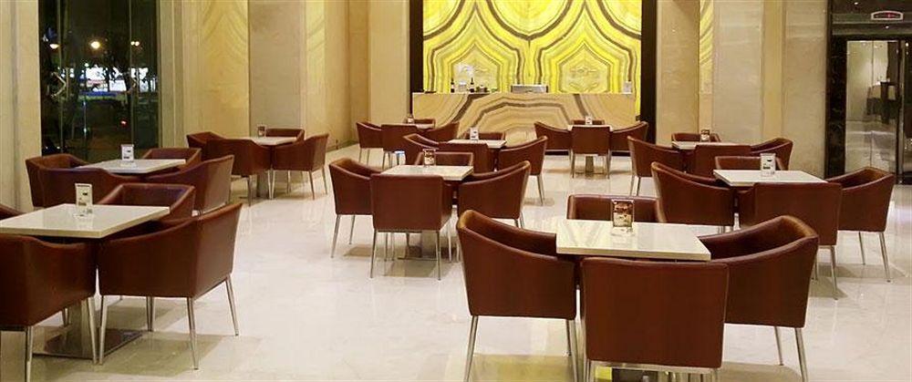 Four Points By Sheraton Medan Exteriör bild