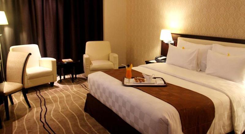 Four Points By Sheraton Medan Exteriör bild