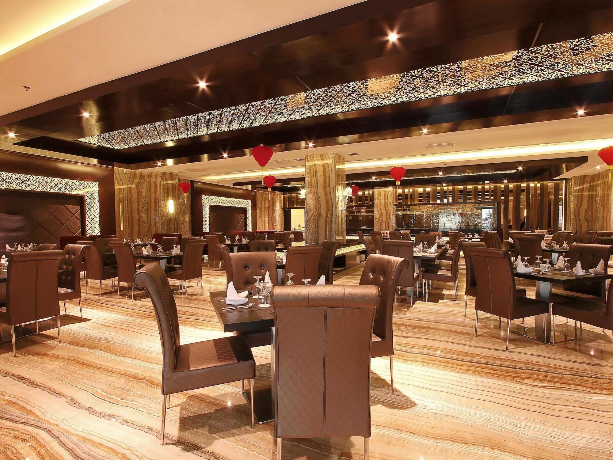 Four Points By Sheraton Medan Exteriör bild