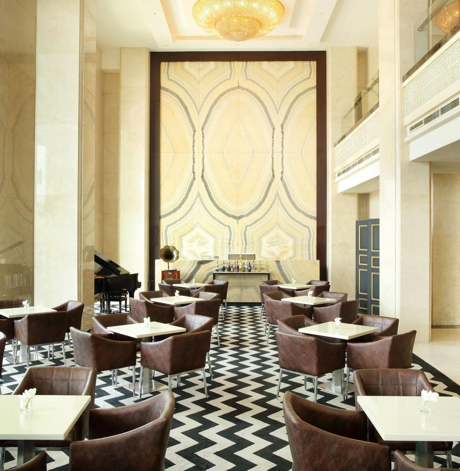 Four Points By Sheraton Medan Exteriör bild